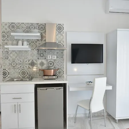 Ilion Luxury & *